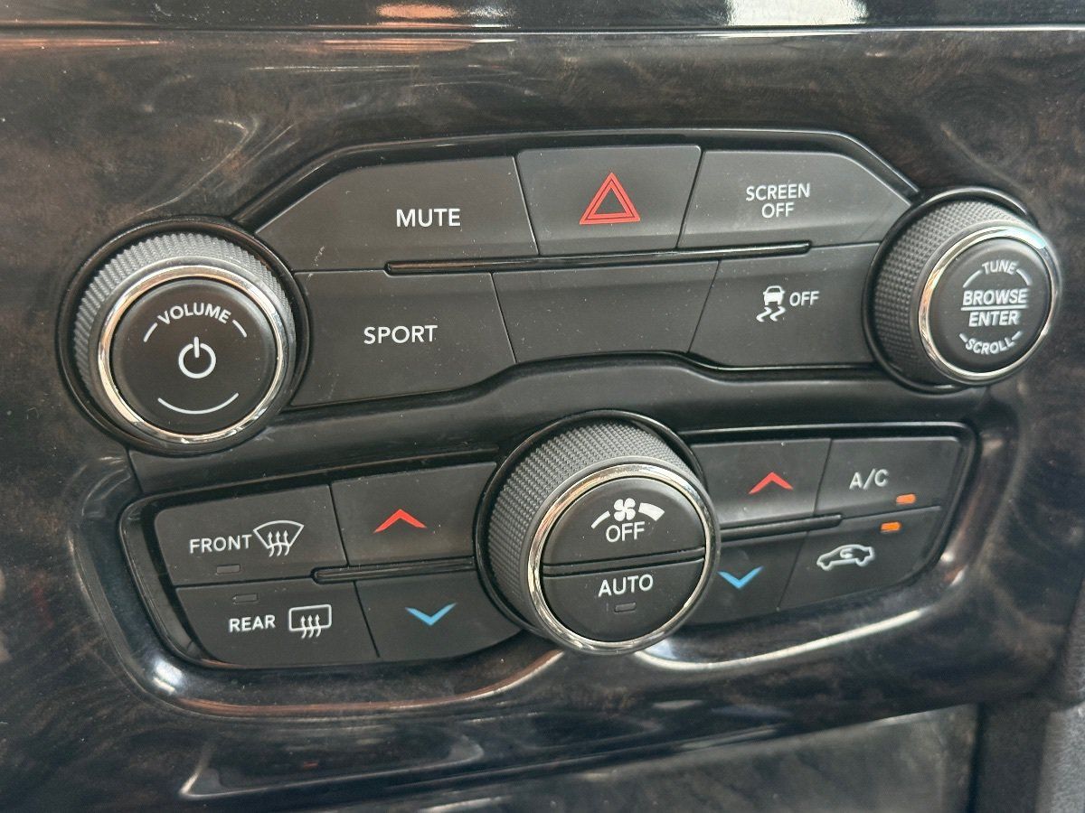 Used 2021 Chrysler 300 Touring L AWD/4WD image 30