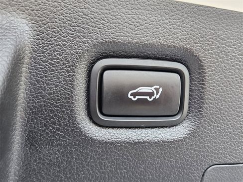 Used 2023 Hyundai Santa Fe SEL image 12