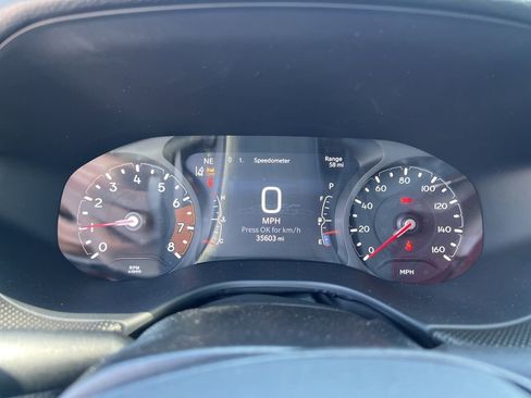 Used 2025 Jeep Compass Trailhawk w/ Trailer Tow Group AWD/4WD image 7