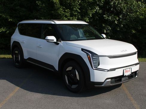 New 2026 Kia EV9 Wind AWD/4WD image 3