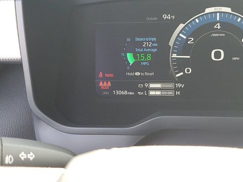 Used 2025 Toyota Tundra Limited AWD/4WD image 25
