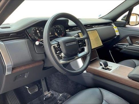 New 2025 Land Rover Range Rover SE AWD/4WD image 7