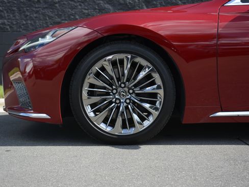 Used 2023 Lexus LS 500 w/ Interior Upgrade Package RWD image 39
