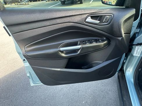 Used 2013 Ford C-MAX SE image 29