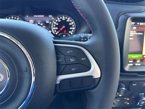 Used 2023 Jeep Renegade Trailhawk image 17