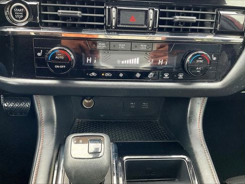 Certified 2023 Nissan Pathfinder Rock Creek image 38