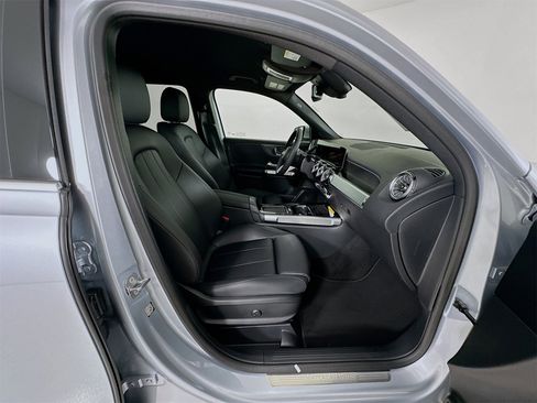 New 2026 Mercedes-Benz GLB 250 GLB 250 image 30