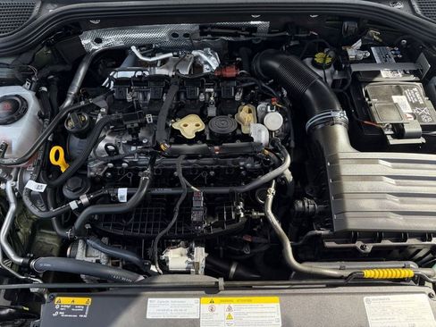 Used 2022 Volkswagen GTI Autobahn image 37