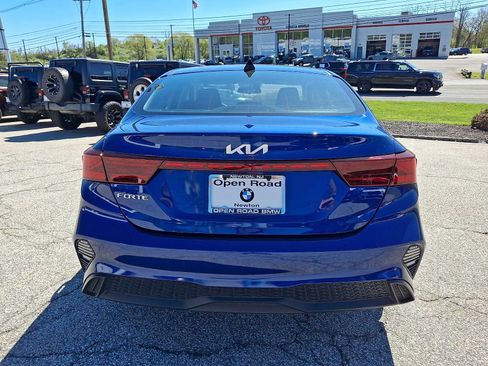 Used 2023 Kia Forte LXS FWD image 5