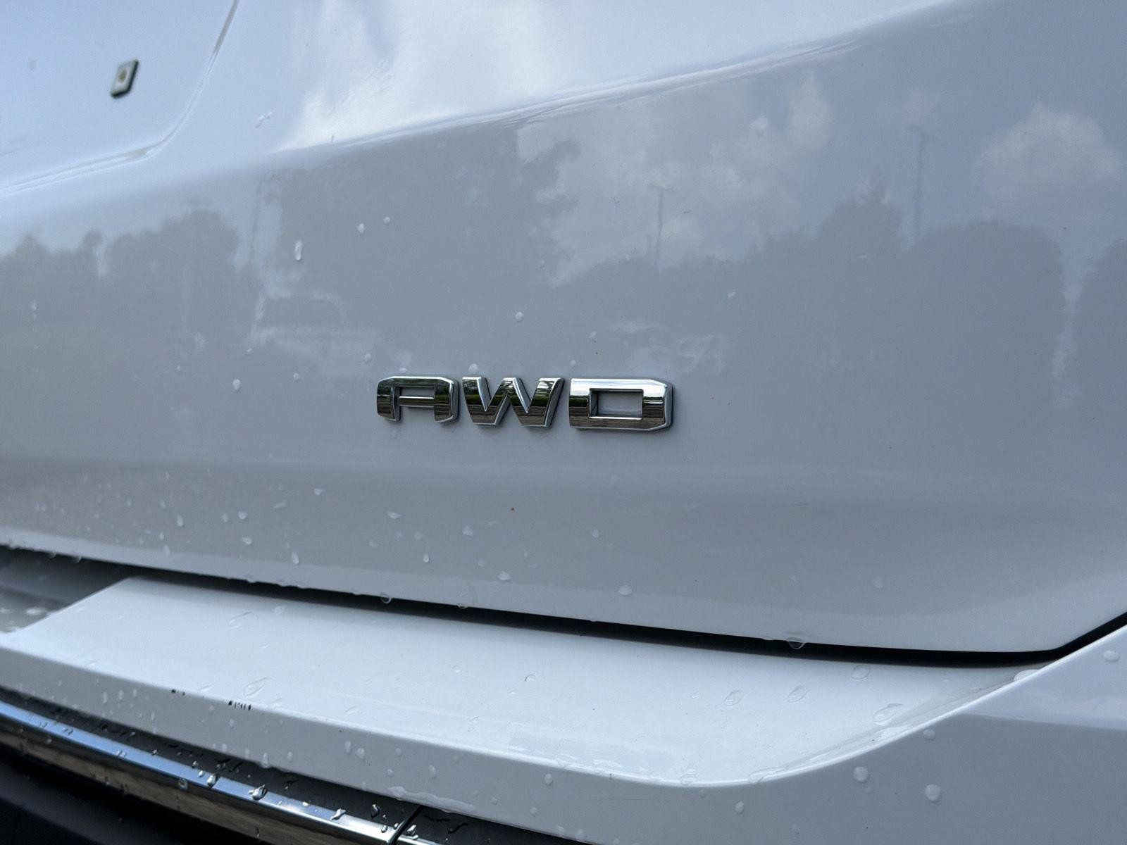 Used 2023 GMC Terrain SLT AWD/4WD image 11