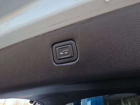 Used 2024 Chevrolet Blazer LT image 37