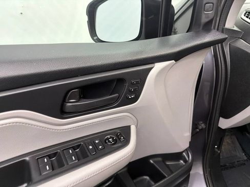 Used 2018 Honda Odyssey EX-L image 12