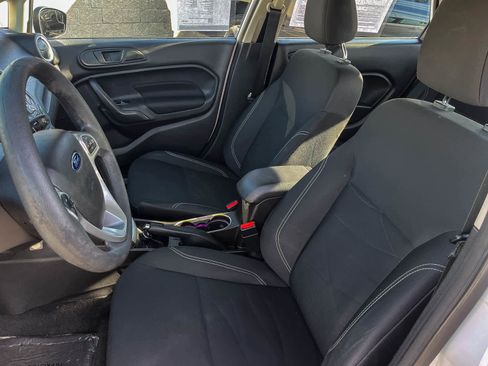 Used 2017 Ford Fiesta SE image 16