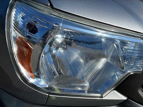 Used 2015 Toyota Tacoma 2WD Access Cab image 25