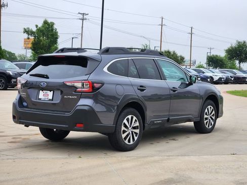 Certified 2025 Subaru Outback Premium image 7