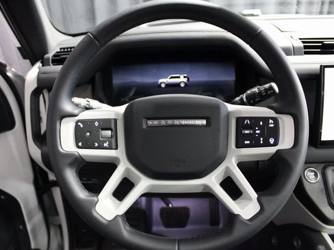 Used 2025 Land Rover Defender 110 S image 26