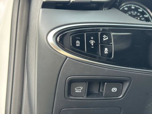 Used 2025 Genesis GV70 2.5T image 13