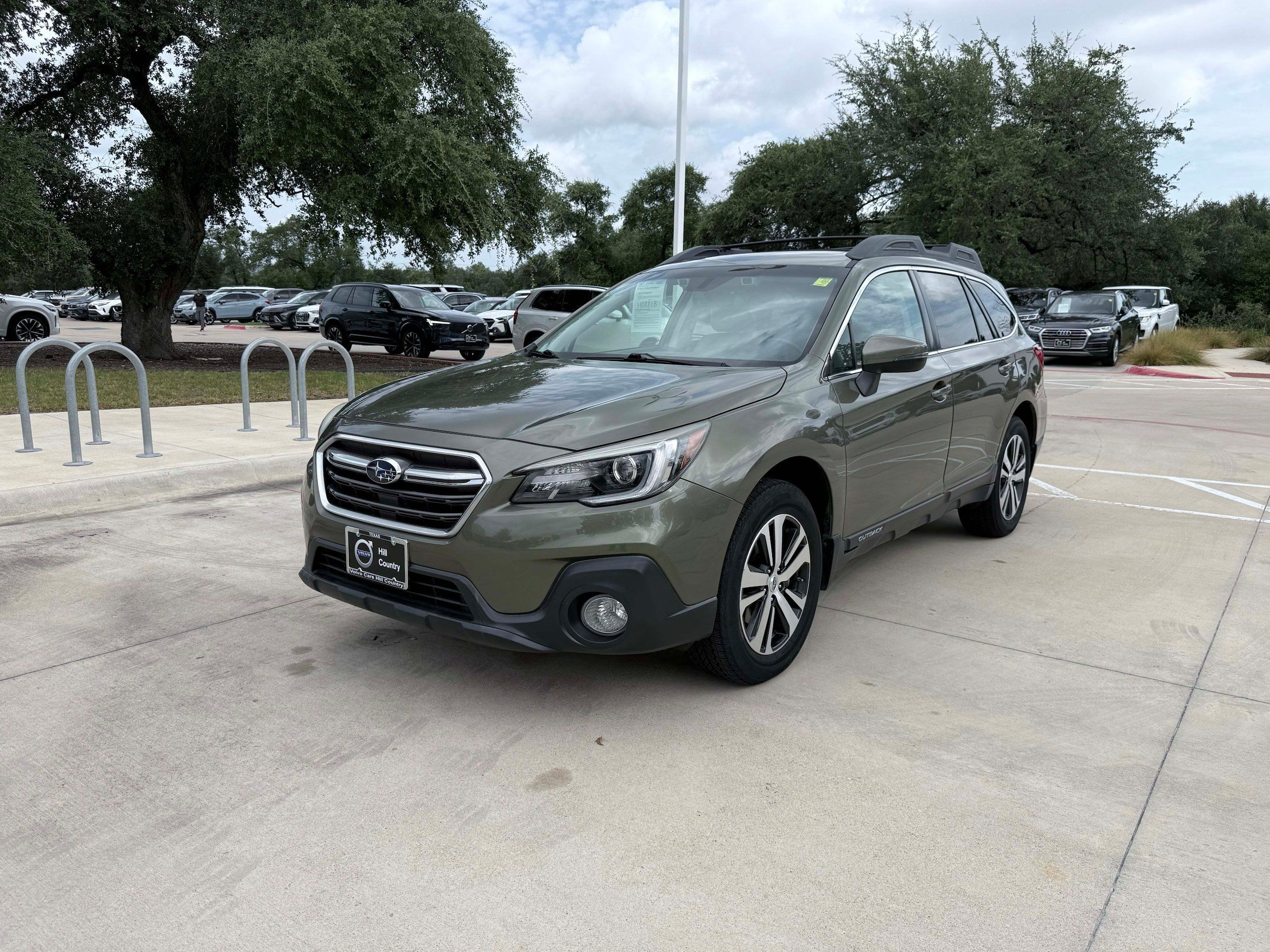 Used 2018 Subaru Outback 2.5i Limited AWD/4WD image 2