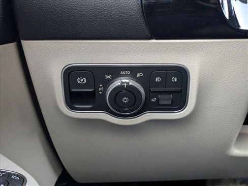 Certified 2025 Mercedes-Benz GLA 250 4MATIC w/ Driver Assistance Package image 10