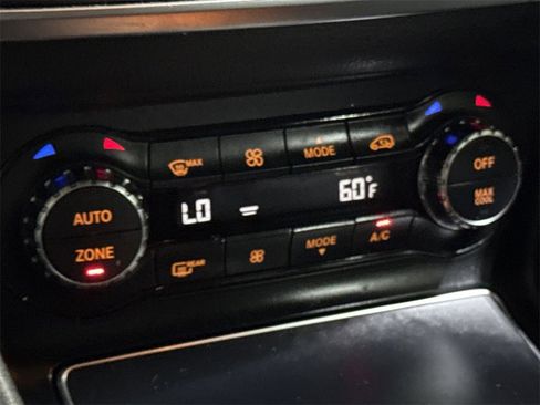 Used 2018 Mercedes-Benz GLA 250 4MATIC image 16