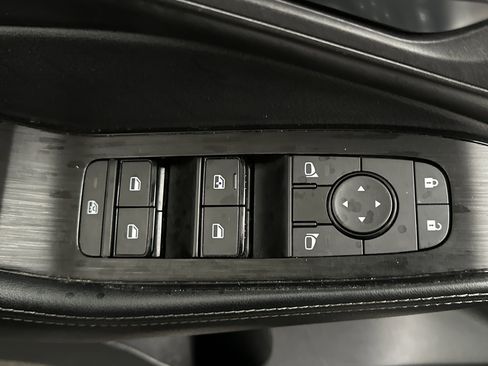 Used 2024 Nissan Rogue SV image 21