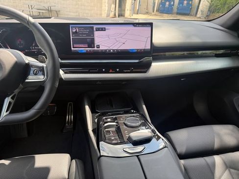 Used 2026 BMW 530i xDrive AWD/4WD image 19