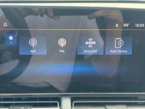 Used 2025 Chevrolet Trax LT w/ LT Convenience Package FWD image 32