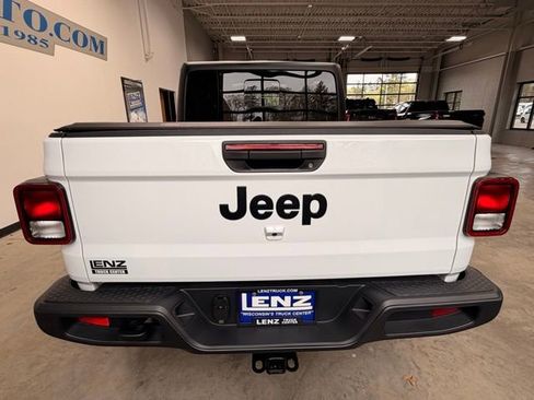 Used 2023 Jeep Gladiator Sport AWD/4WD image 6