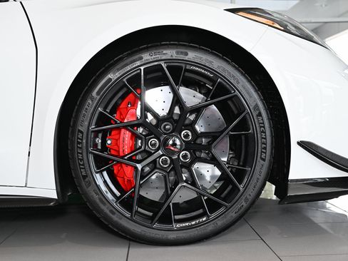 New 2026 Chevrolet Corvette ZR1 w/ ZR1 Carbon Fiber Aero Package image 11