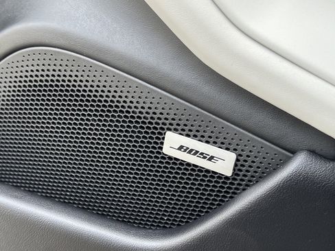 Certified 2025 Porsche Taycan image 26