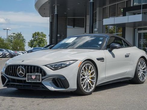 Used 2022 Mercedes-Benz SL 55 AMG 4MATIC w/ Driver Assistance Package image 3
