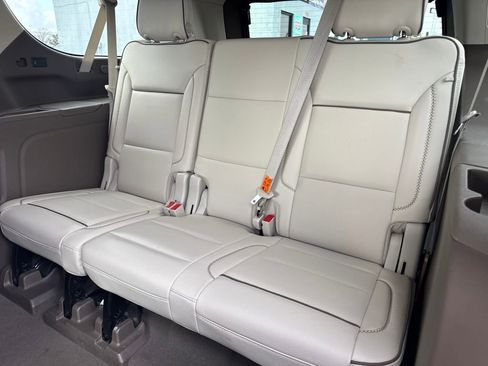 Used 2022 GMC Yukon XL Denali w/ Denali Ultimate Package image 7