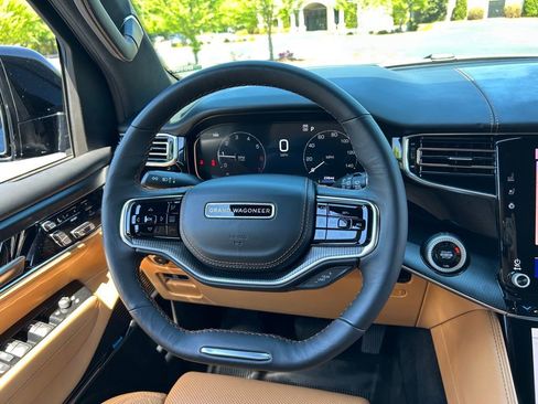 Used 2024 Jeep Grand Wagoneer Series III w/ Rear Seat Video Group 1 AWD/4WD image 29