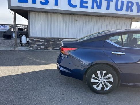 Used 2024 Nissan Altima 2.5 S image 11