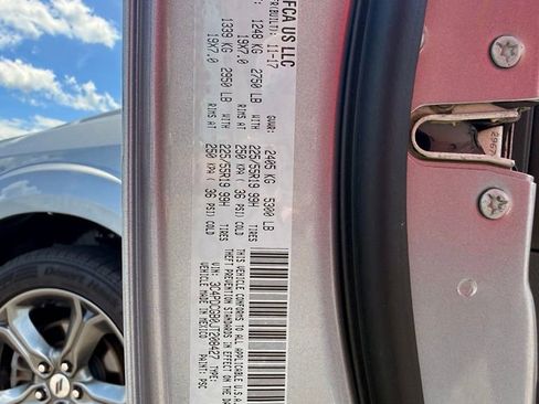 Used 2018 Dodge Journey Crossroad w/ Nav & Sun Group FWD image 32
