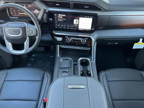 Used 2026 GMC Sierra 2500 Denali w/ Denali Reserve Package AWD/4WD image 15