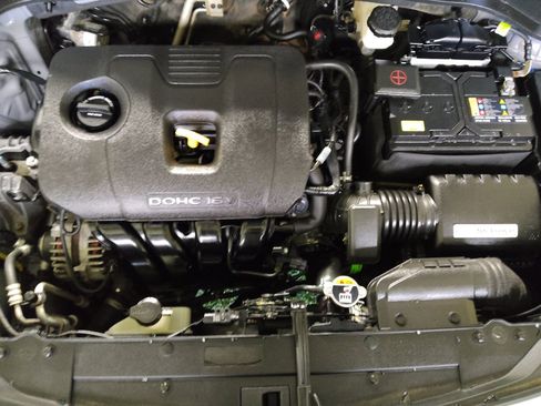 Used 2023 Kia Soul LX w/ Option Group 015 FWD image 30