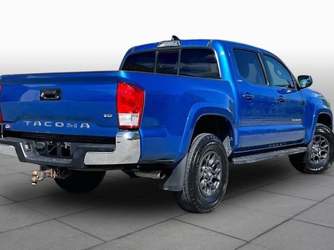 Used 2017 Toyota Tacoma SR5 RWD image 12
