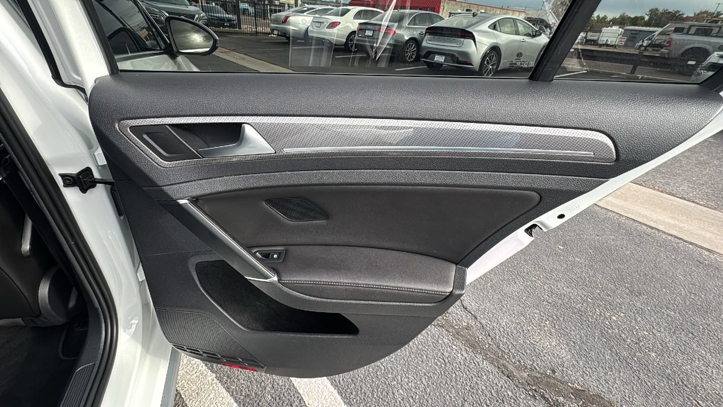 Used 2017 Volkswagen Golf Alltrack SE AWD/4WD image 17