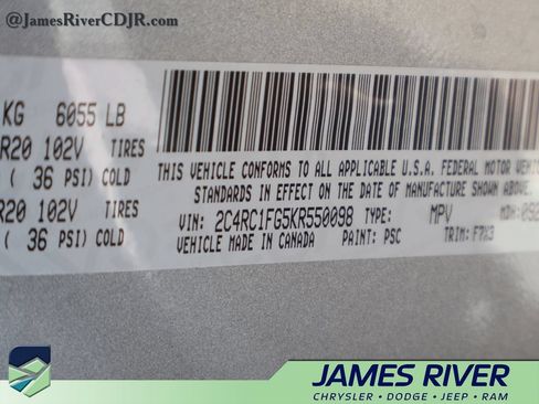 Used 2019 Chrysler Pacifica Touring Plus w/ Advanced Safetytec Group FWD image 41