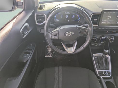Certified 2024 Hyundai Venue SEL image 16