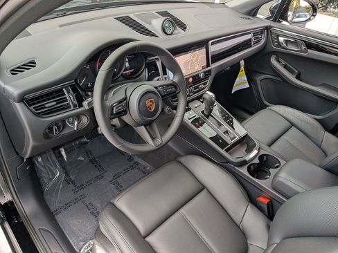 New 2026 Porsche Macan AWD/4WD image 4