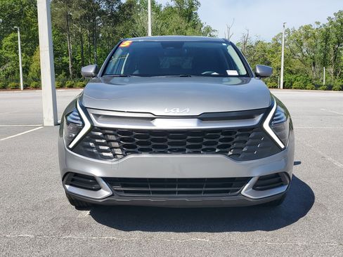 Used 2025 Kia Sportage LX FWD image 2