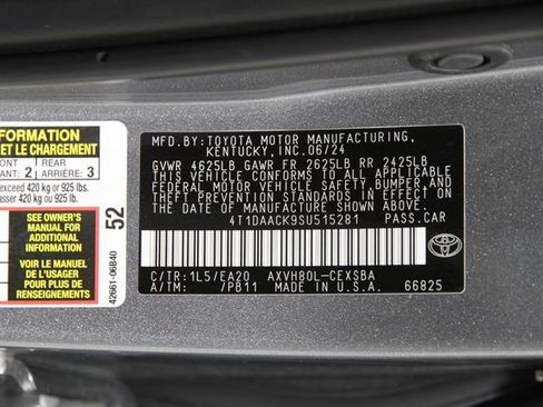 Used 2025 Toyota Camry SE image 23