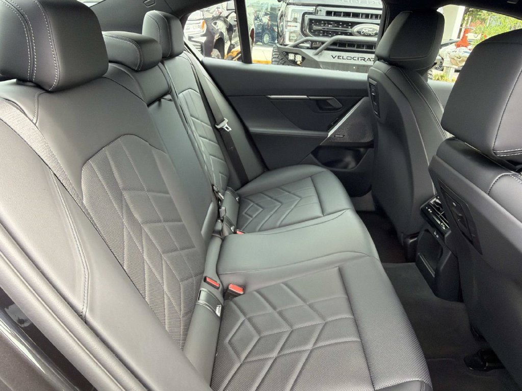 Used 2026 BMW 530i RWD image 9