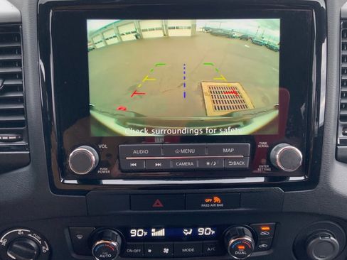 Used 2022 Nissan Frontier PRO-4X w/ Technology Package image 29