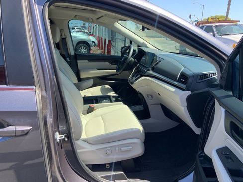 Used 2025 Honda Odyssey EX-L image 8