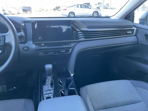 Used 2025 Toyota Camry LE image 34