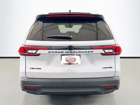 New 2026 Toyota Grand Highlander Nightshade Edition image 5