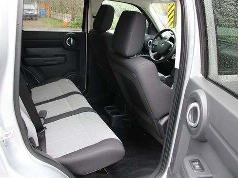 Used 2007 Dodge Nitro SXT image 6